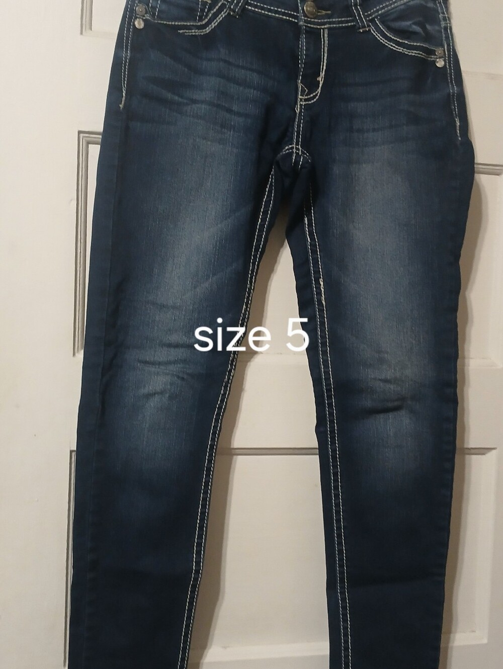 Dark Wash Women’s Jeans - Size 5